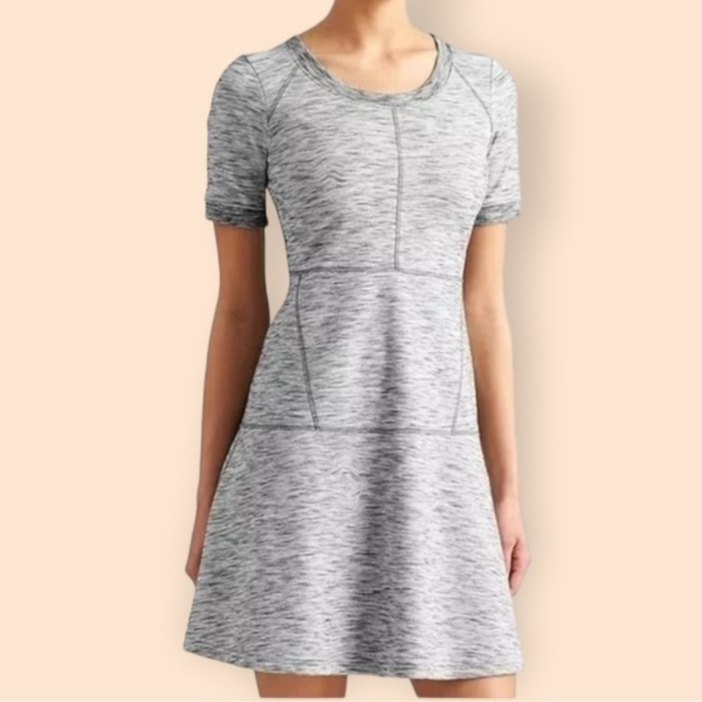Athleta En Route Gray Short Sleeve Dress‎ Women's Size XS